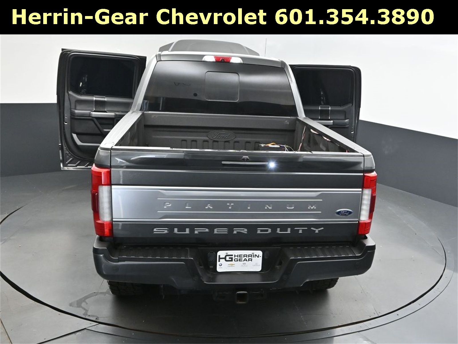 2019 Magnetic Ford Super Duty F-250 SRW Platinum 4X4 Truck