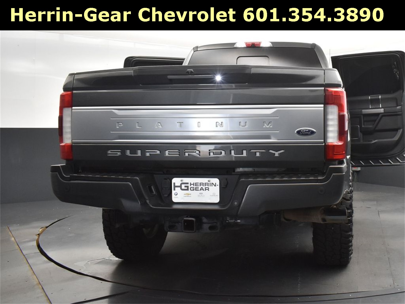 2019 Magnetic Ford Super Duty F-250 SRW Platinum 4X4 Truck