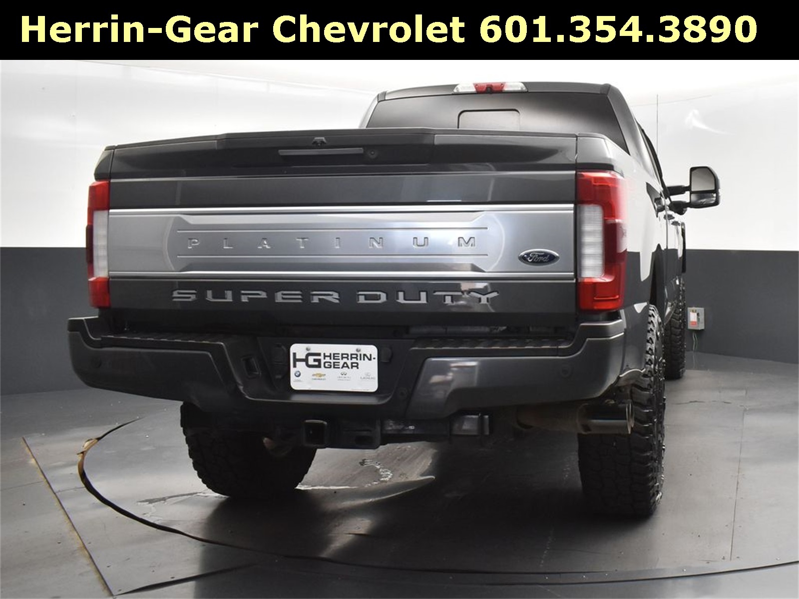 2019 Magnetic Ford Super Duty F-250 SRW Platinum 4X4 Truck