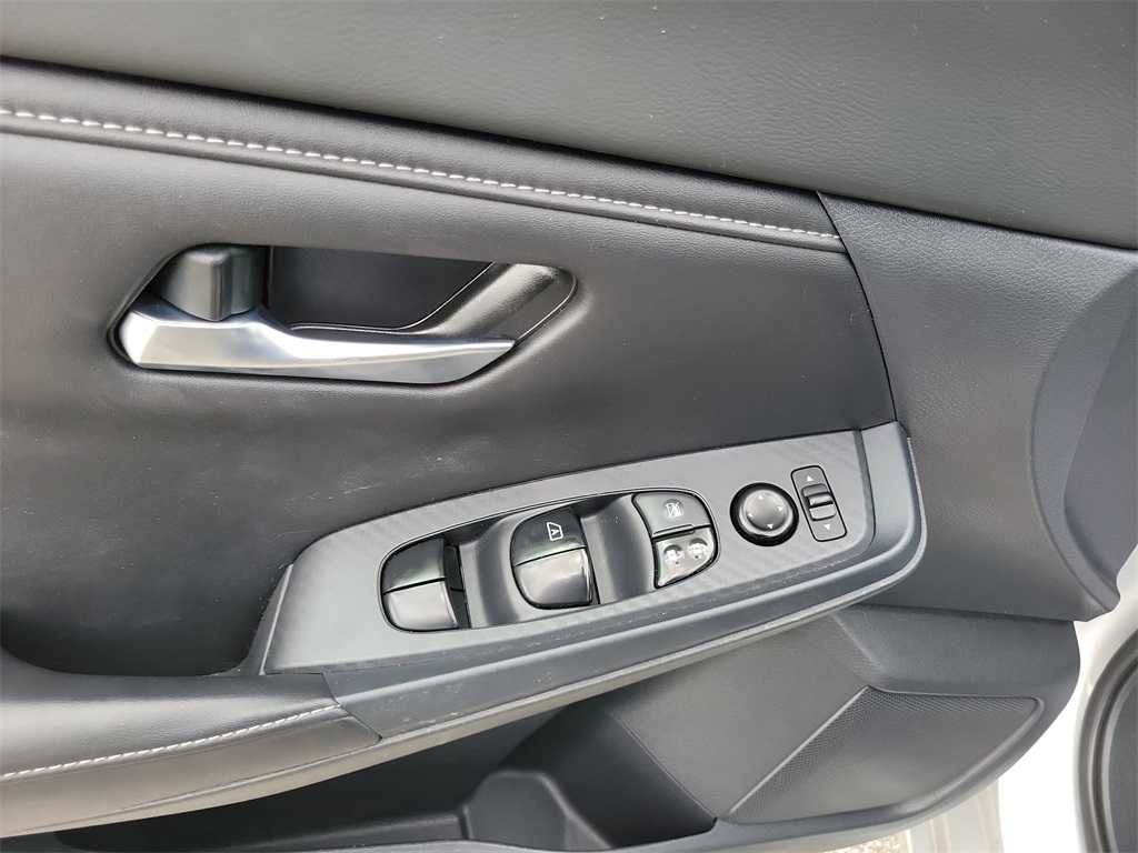 2022 Brilliant Silver Metallic Nissan Sentra SV FWD Sedan