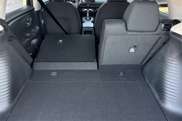 2026 Honda HR-V LX photo 12