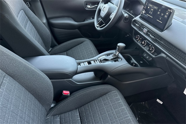 2026 Honda HR-V LX photo 13