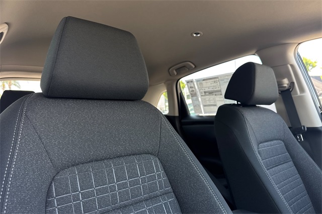 2026 Honda HR-V LX photo 14