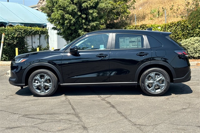 2026 Honda HR-V LX photo 2