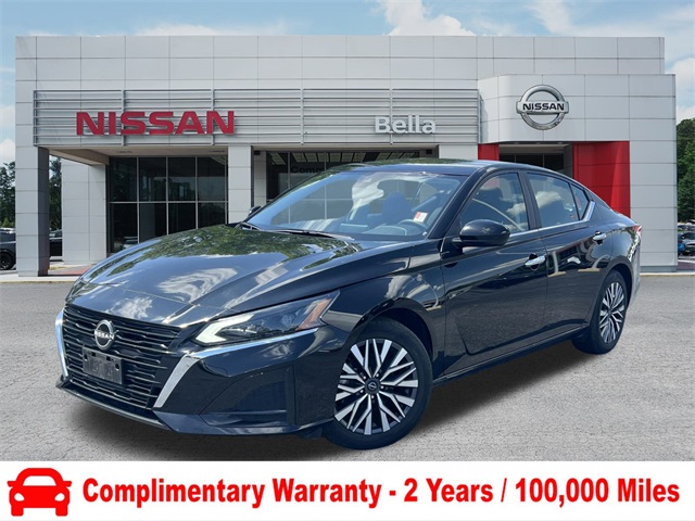 2023 Super Black Clearcoat Nissan Altima 2.5 SV Sedan