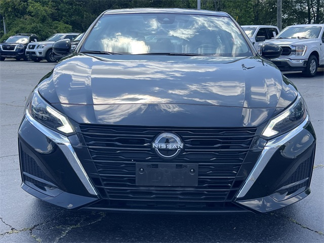 2023 Super Black Clearcoat Nissan Altima 2.5 SV FWD Sedan