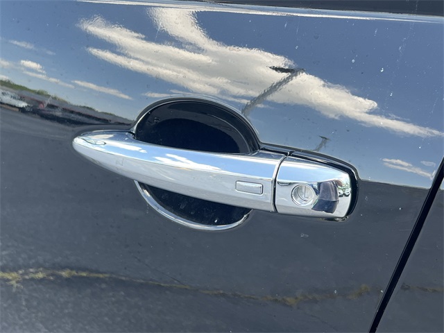 2023 Super Black Clearcoat Nissan Altima 2.5 SV FWD Sedan