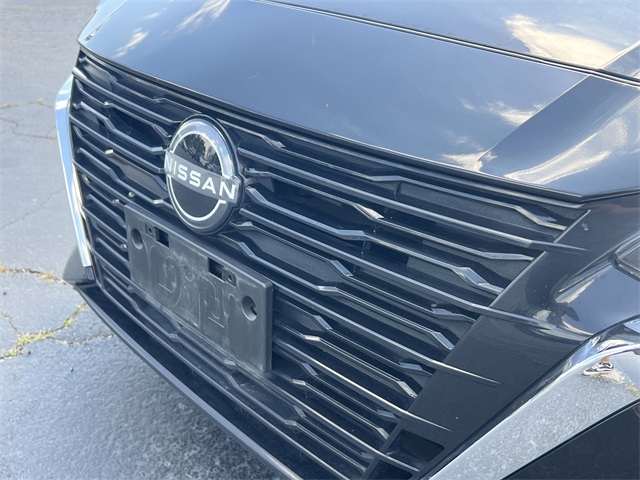 2023 Super Black Clearcoat Nissan Altima 2.5 SV FWD Sedan