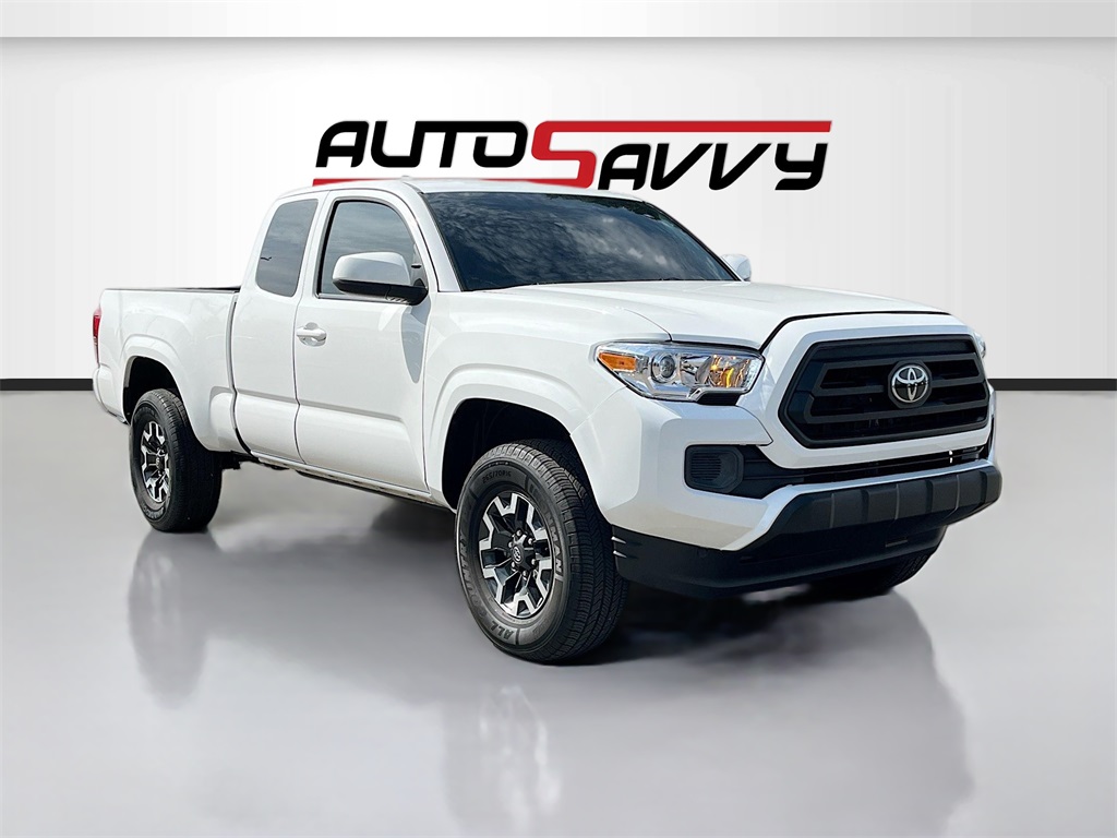 2023 Toyota Tacoma SR's photo