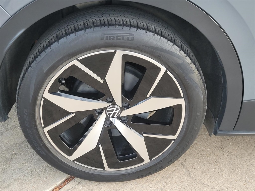 used 2023 Volkswagen ID.4 car, priced at $21,000