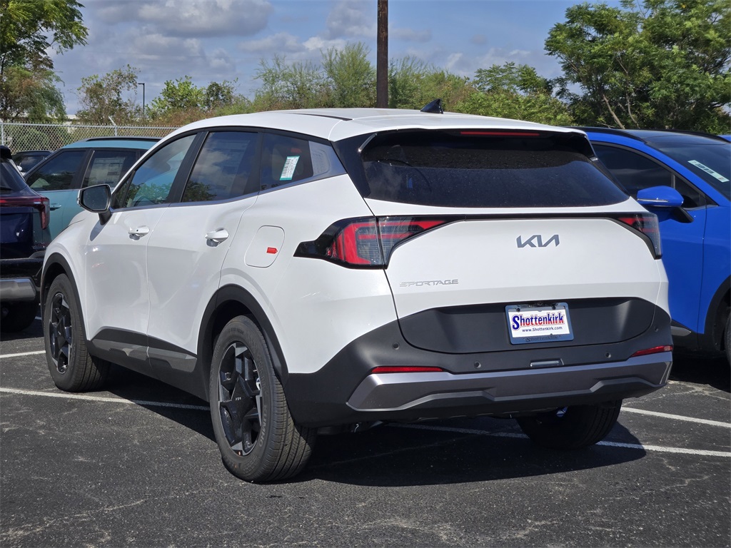 2026 Kia Sportage EX photo 2