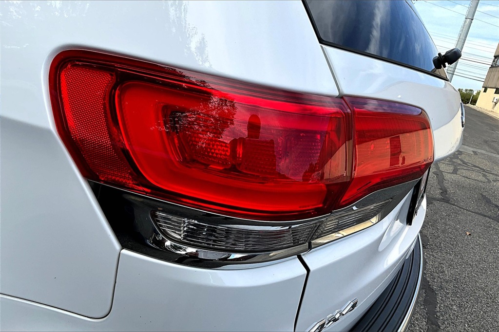 2016 Jeep Grand Cherokee Limited photo 20