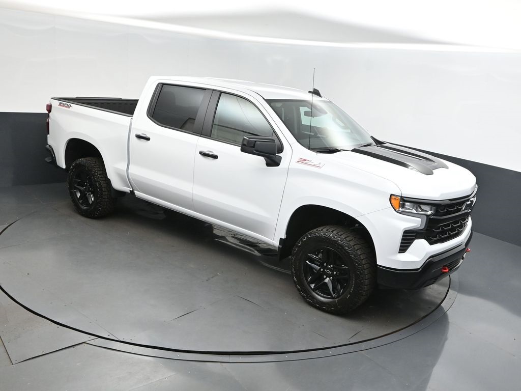 2025 Summit White Chevrolet Silverado 1500 LT Trail Boss 4X4 Truck