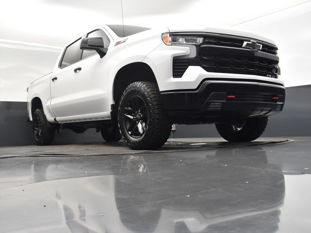 2025 Summit White Chevrolet Silverado 1500 LT Trail Boss 4X4 Truck