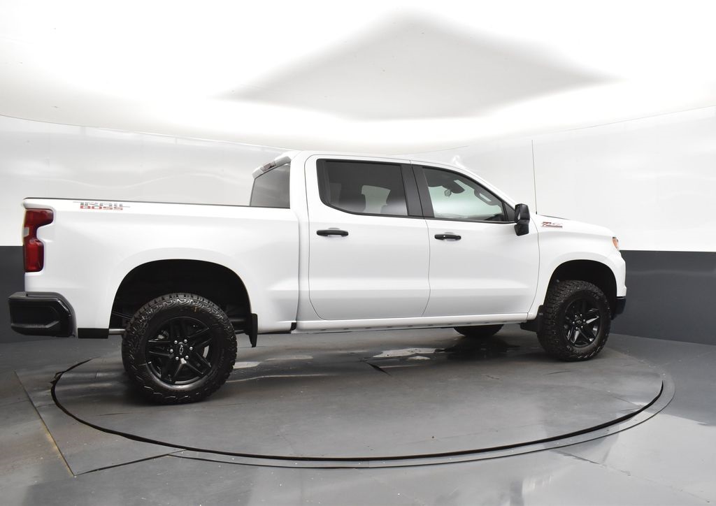 2025 Summit White Chevrolet Silverado 1500 LT Trail Boss 4X4 Truck