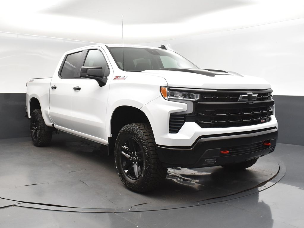 2025 Summit White Chevrolet Silverado 1500 LT Trail Boss 4X4 Truck