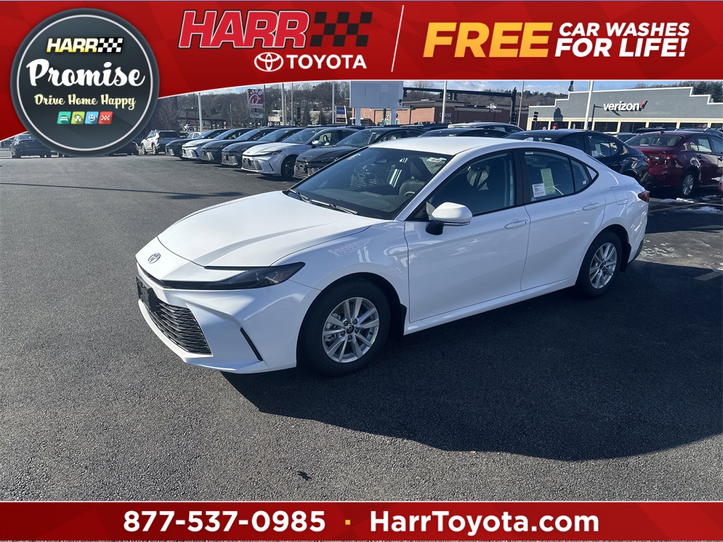 2026 Toyota Camry LE's photo