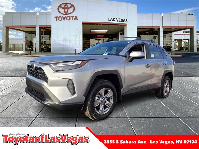 2025 Toyota RAV4 XLE's photo