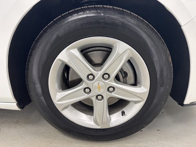 used 2024 Chevrolet Malibu car, priced at $17,988