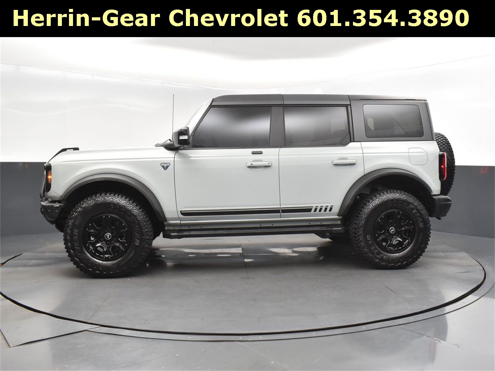 2021 Ford Bronco First Edition photo 4
