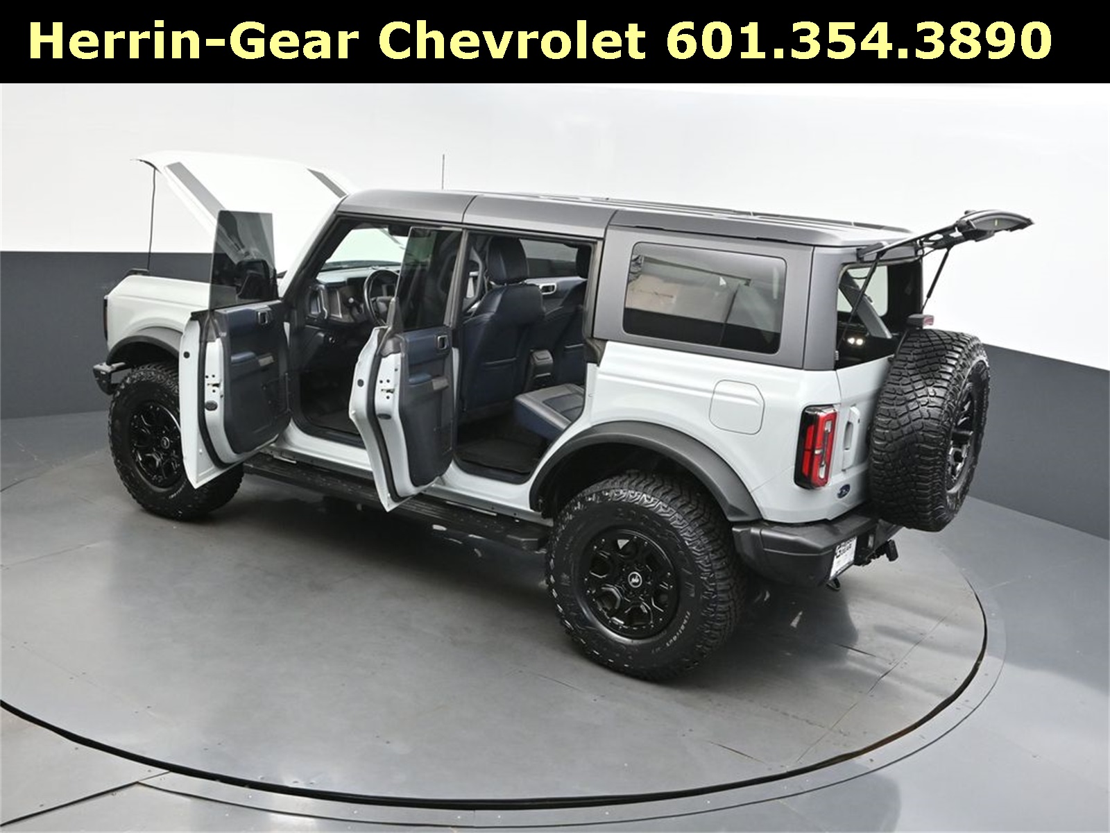 2021 Ford Bronco First Edition photo 44