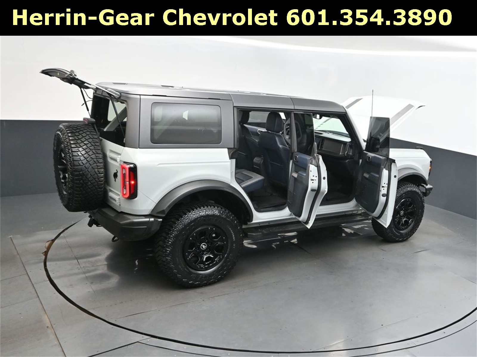 2021 Ford Bronco First Edition photo 46