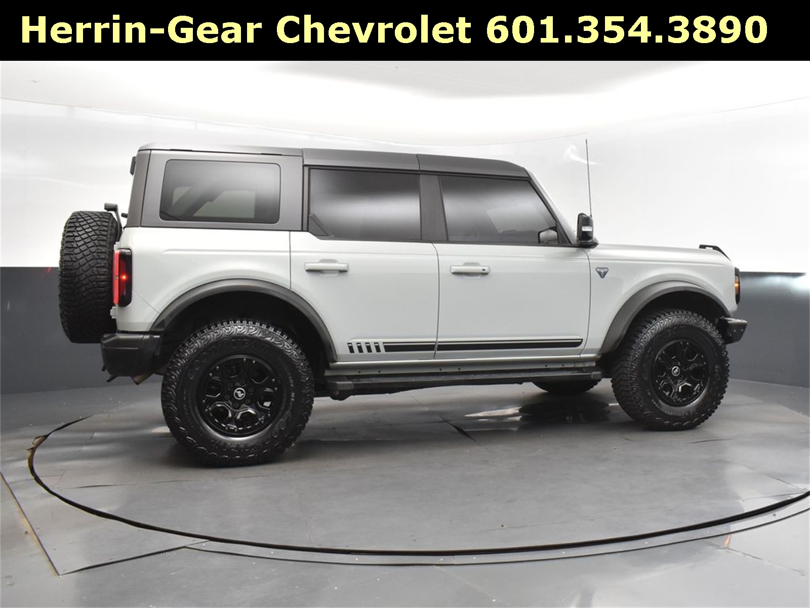 2021 Ford Bronco First Edition photo 8