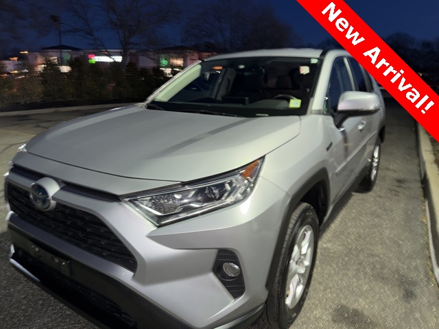2021 Toyota RAV4 XLE's photo