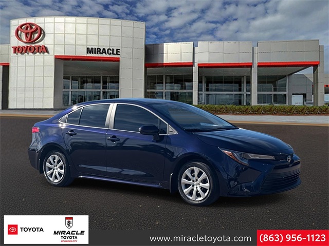 2025 Toyota Corolla LE's photo