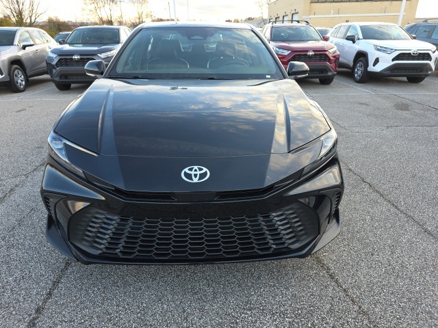 2026 Toyota Camry SE photo 2