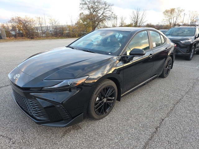 2026 Toyota Camry SE photo 3