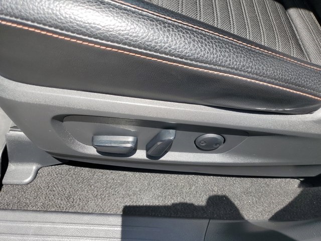 2023 Pearl White Tricoat/Super Black Nissan Pathfinder Rock Creek 4X4 SUV