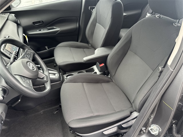 2025 Nissan Kicks Play S photo 11