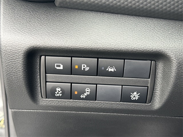 2025 Nissan Kicks Play S photo 17