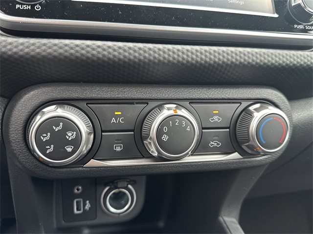 2025 Nissan Kicks Play S photo 20