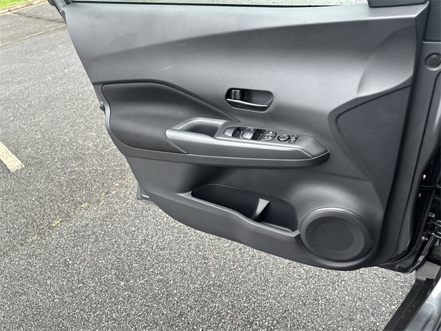 2025 Nissan Kicks Play S photo 23
