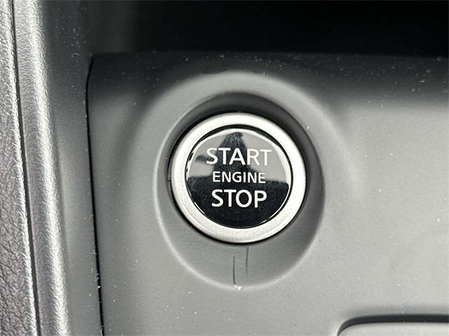 2025 Nissan Kicks Play S photo 4