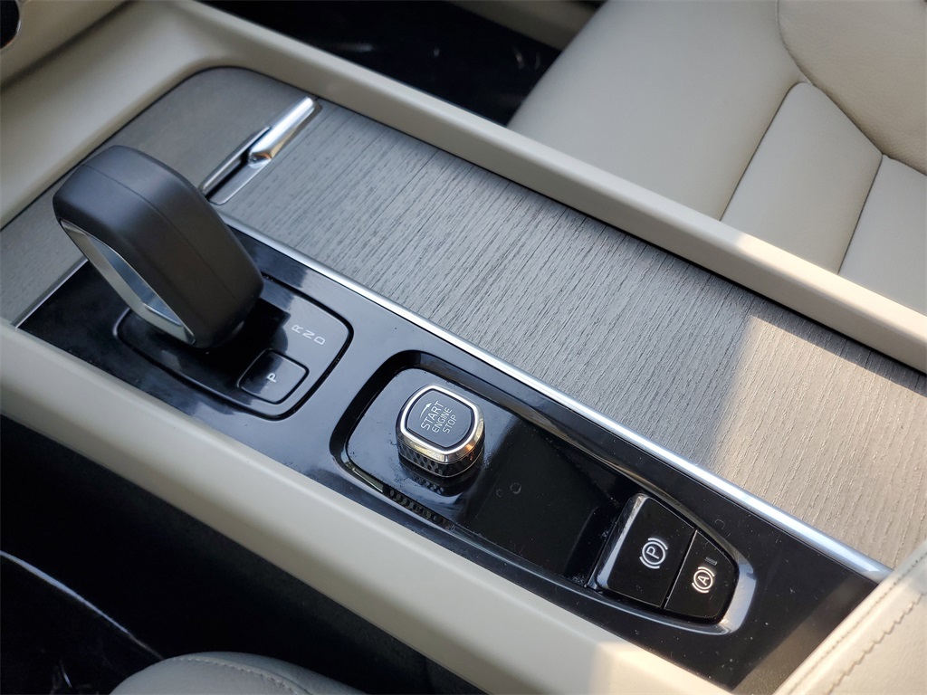 used 2023 Volvo XC60 car, priced at $31,879