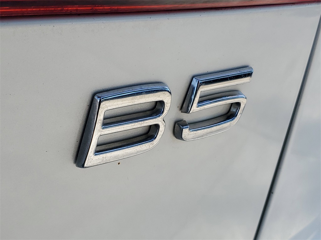 used 2023 Volvo XC60 car, priced at $31,879