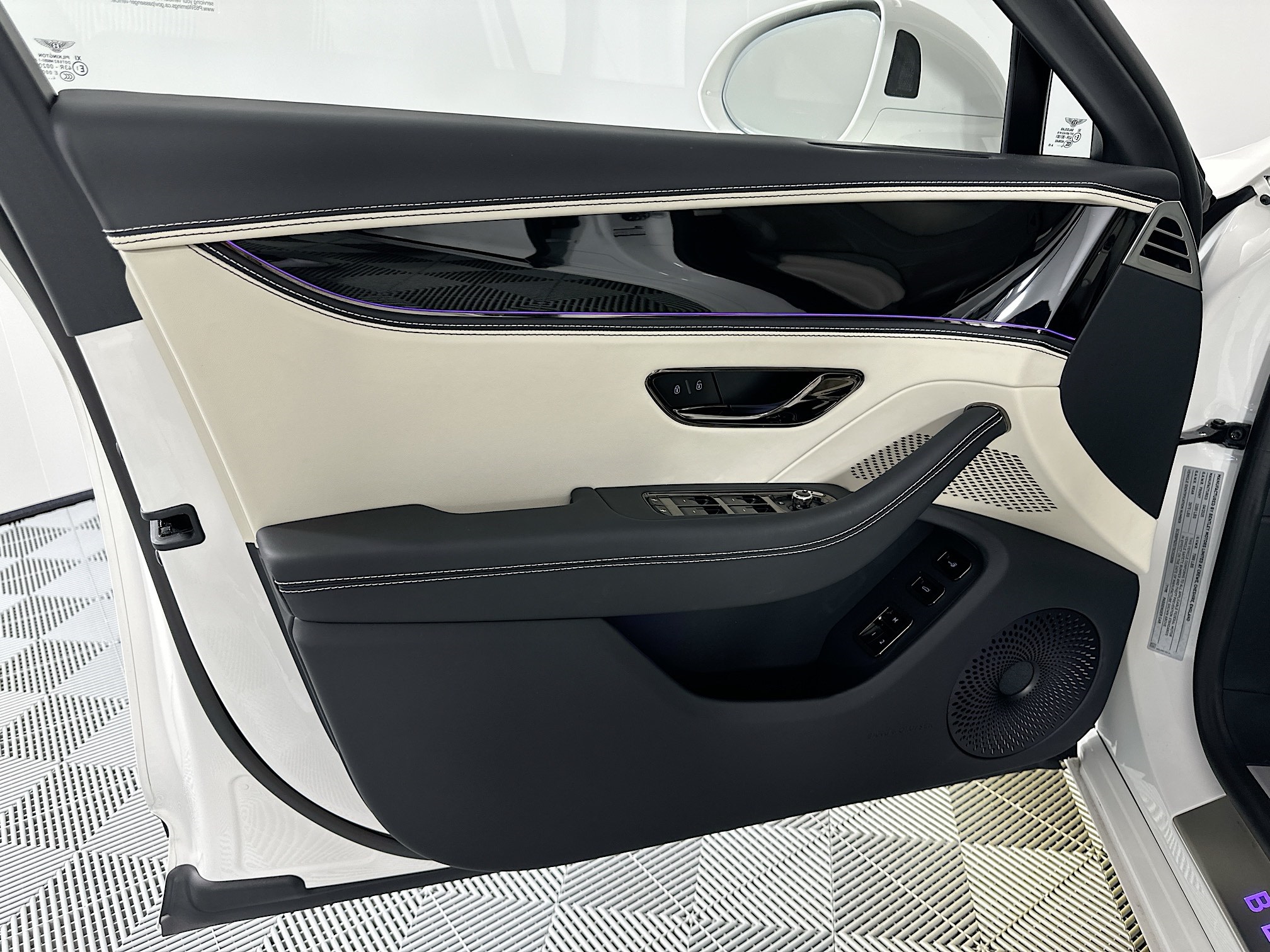 new 2025 Bentley Flying Spur car