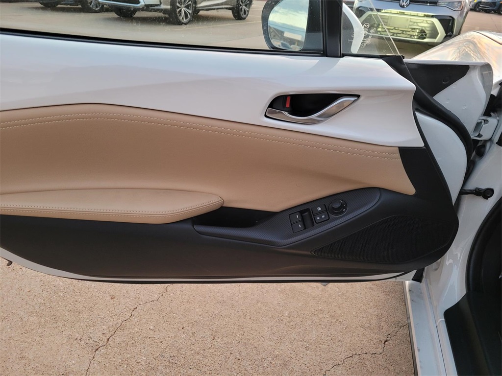 new 2025 Mazda MX-5 Miata RF car, priced at $39,407
