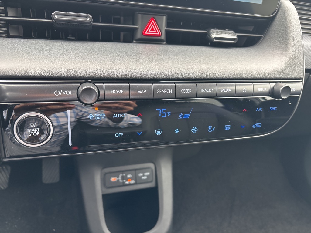 2025 Hyundai Ioniq 5 photo 17