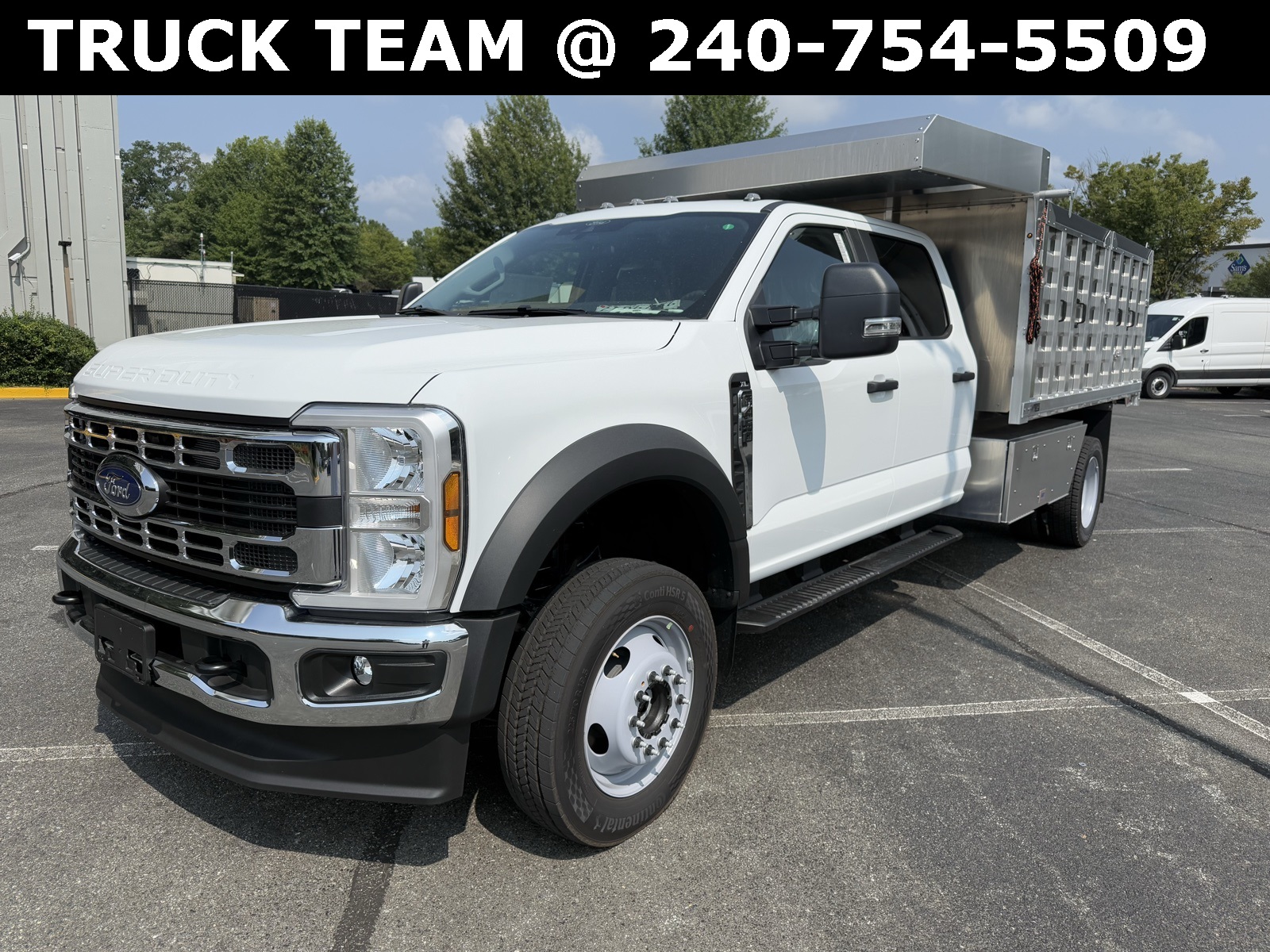 2025 Ford F-450 Super Duty Chassis Cab XL's photo