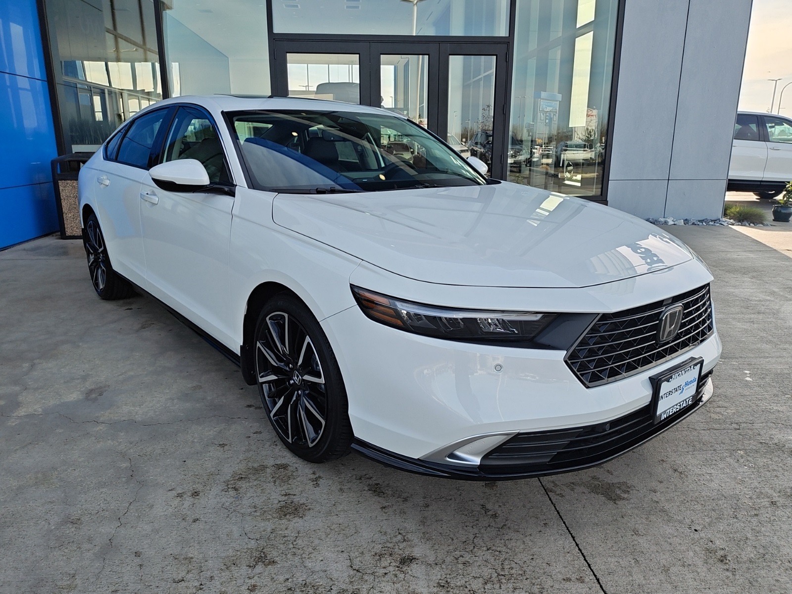 2025 Honda Accord Hybrid Touring photo 3