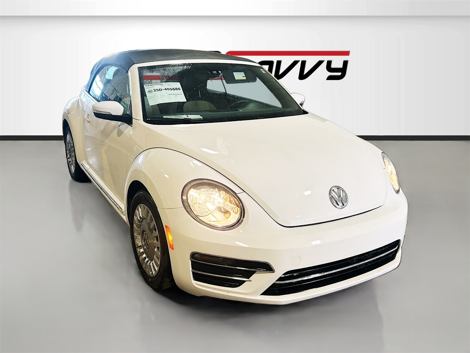 2019 Volkswagen Beetle SE's photo