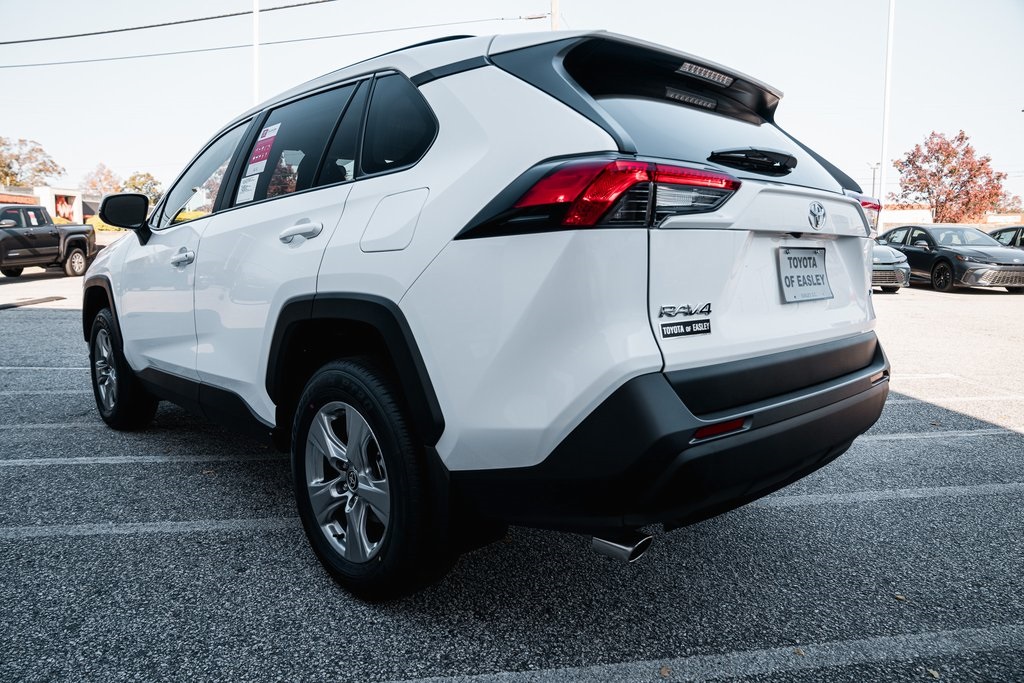 2025 Toyota RAV4 XLE Premium photo 4