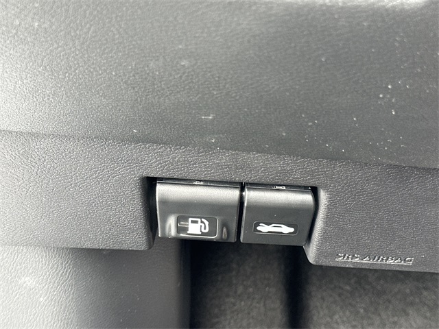 2025 Gray Sky Pearl Nissan Versa 1.6 SV FWD Sedan