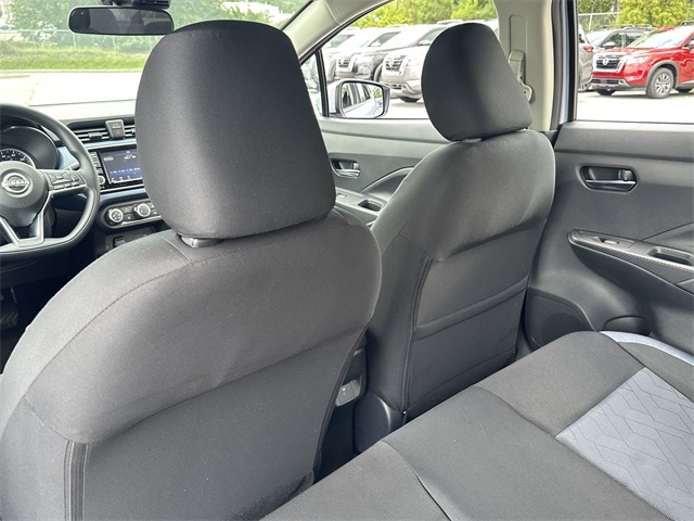 2025 Gray Sky Pearl Nissan Versa 1.6 SV FWD Sedan