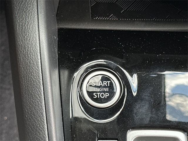 2025 Gray Sky Pearl Nissan Versa 1.6 SV FWD Sedan