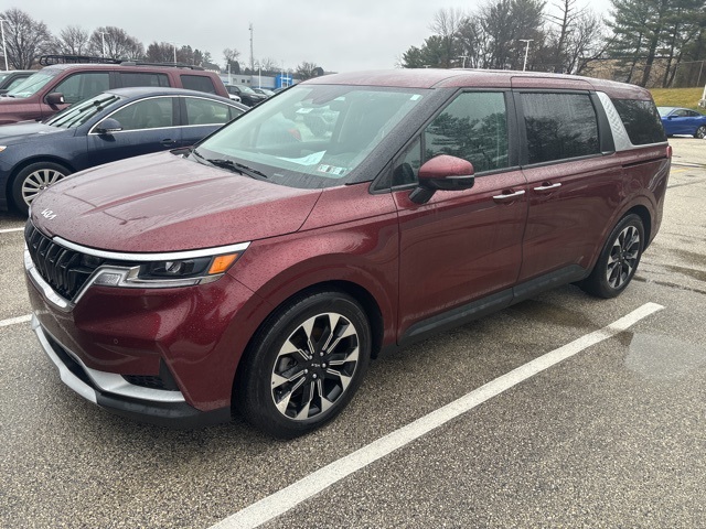 used 2024 Kia Carnival car, priced at $33,955